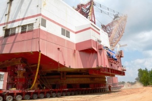 Dragline-D32-on-Trailers.com_-300x199